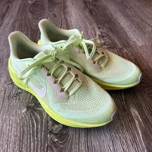 Nike Pegasus 41- Size 5.5Y